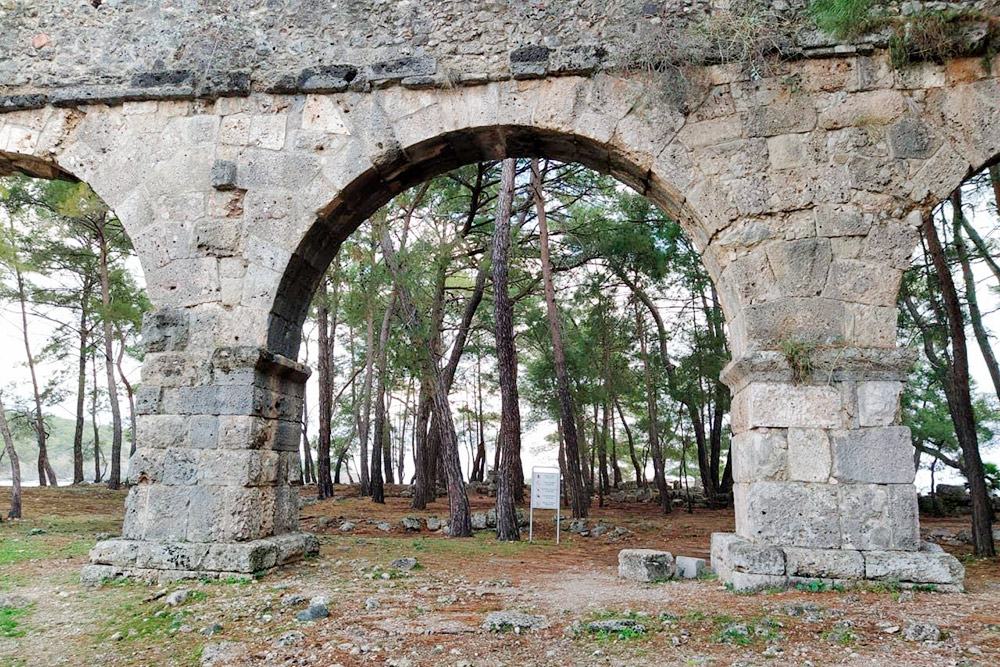 Руины Фазелиса в 57 км от Антальи