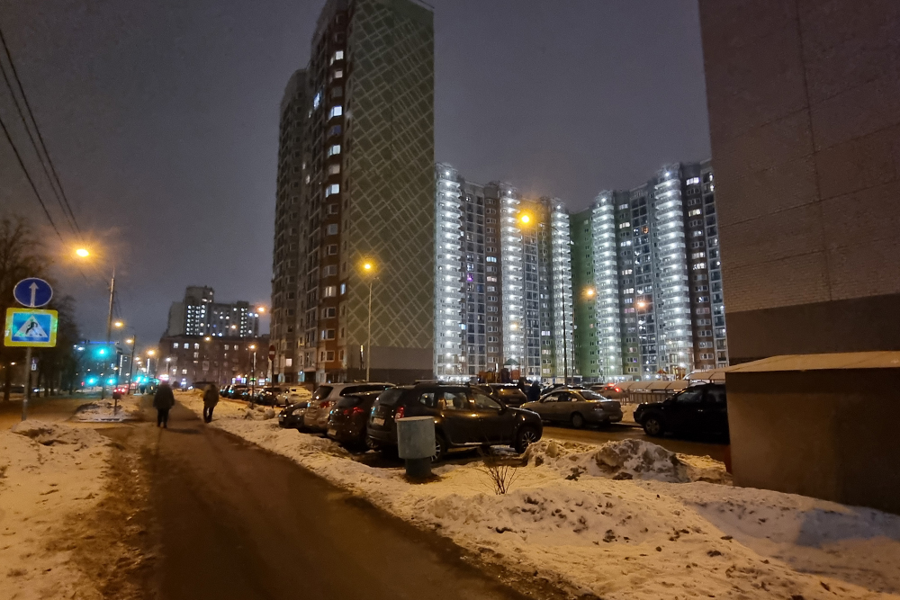 Эту панельную многоэтажку построили на Дмитрия Ульянова, 27