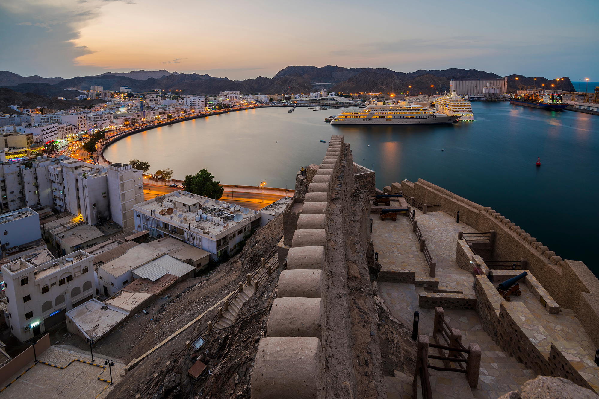 Вид на набережную с форта. Фото: Baiju Jose / Shutterstock