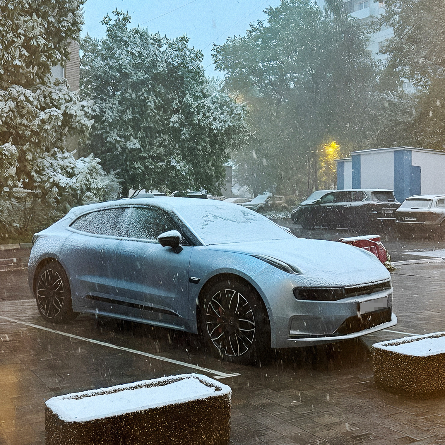 Внешний вид напоминает Porsche Panamera