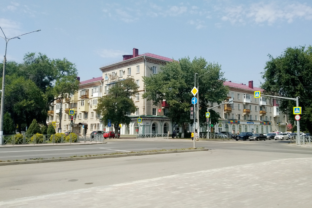 Пересечение улицы Гагарина и бульвара Мира — центральной улицы города