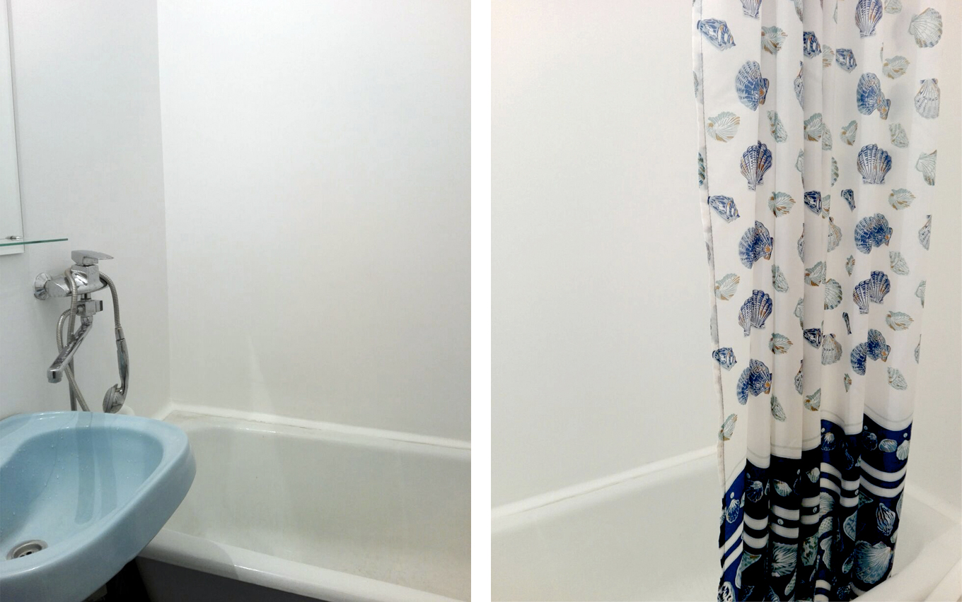 Мы освежили ванную комнату: сбили старую плитку, оштукатурили и покрасили стены