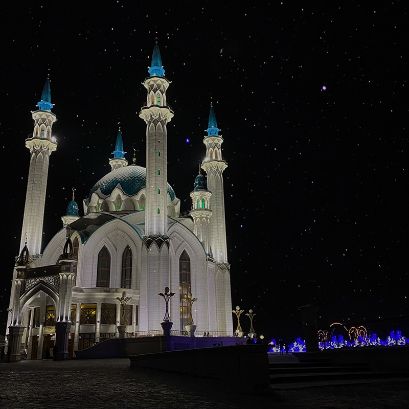 Мечеть Кул⁠-⁠Шариф — визитная карточка Казани. Мы хотели устроить никах там, но оказалось, что такие церемонии там не проводятся