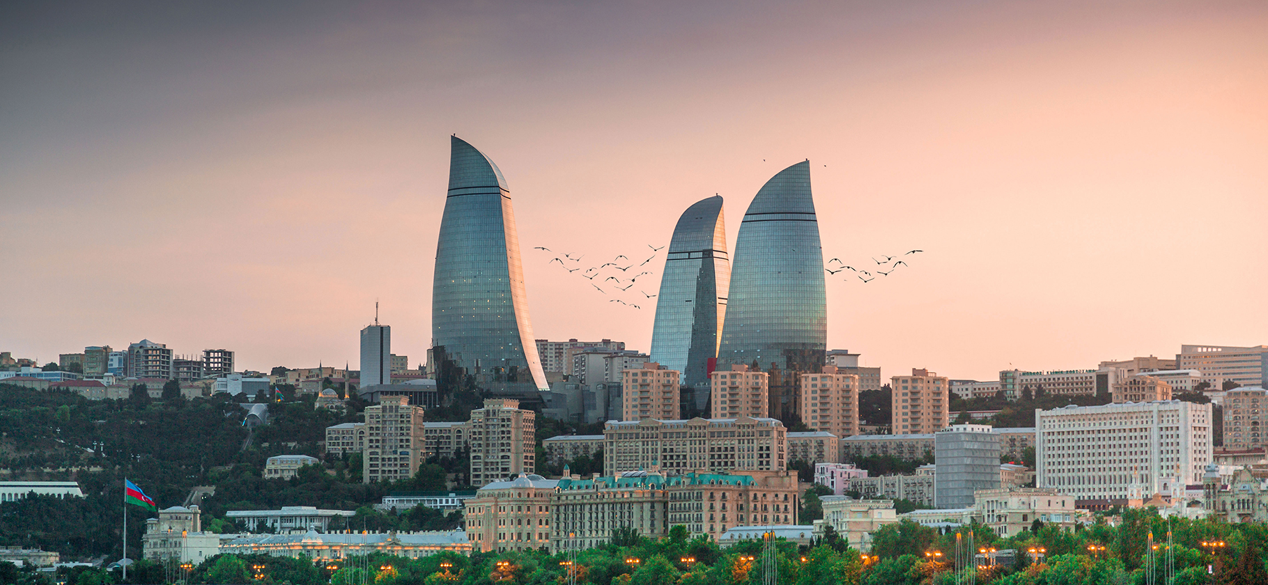 Азербайджан снимет коронавирусные ограничения для прибывающих в страну самолетом