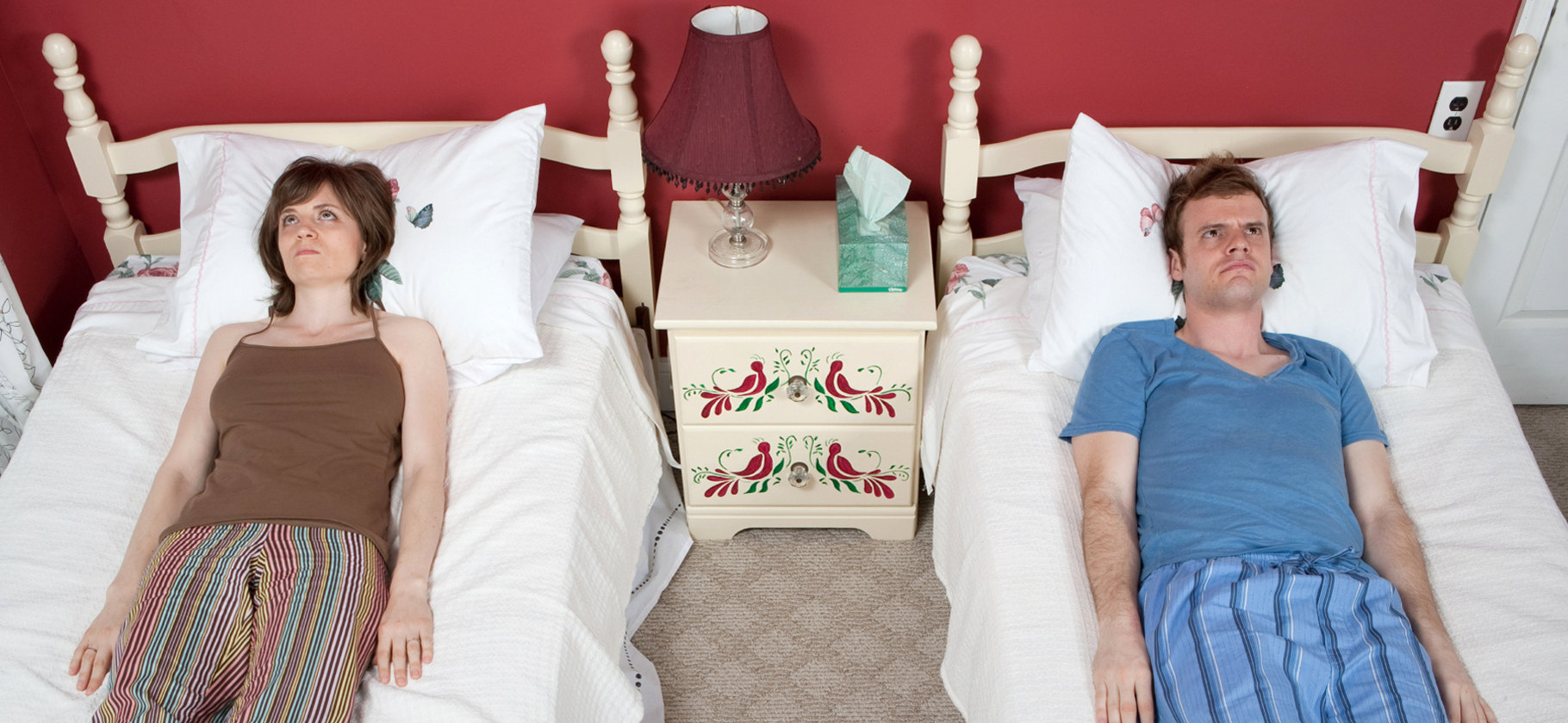 «Беруши и закрытые окна не помогали»: 9 историй о шумных соседях в отелях