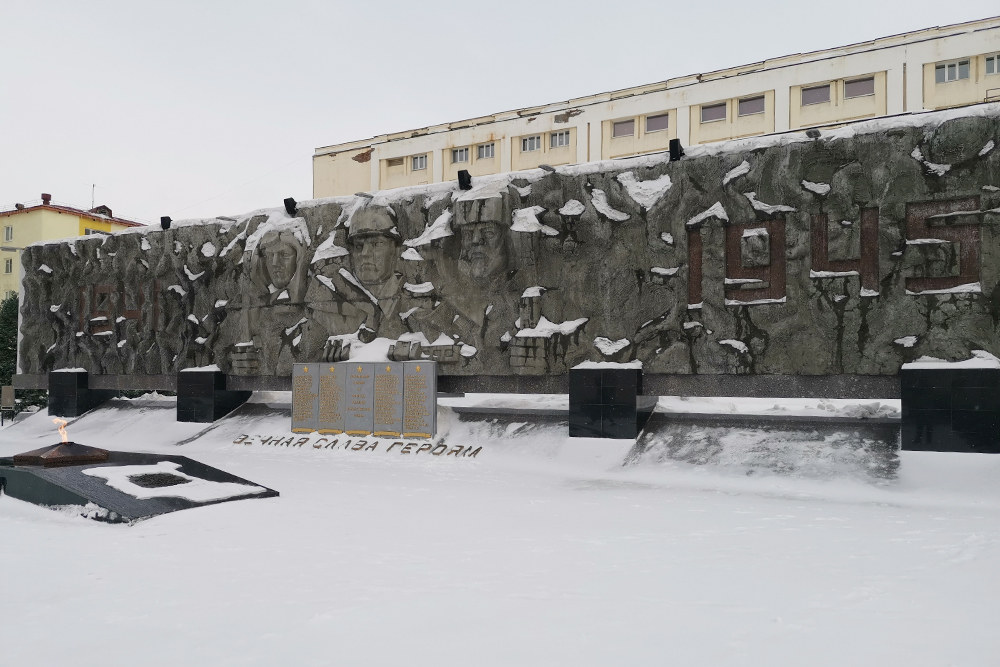 На Севастопольской улице находится мемориальный комплекс «Героям войны и труда». Его открыли 9 мая 1975 года в честь 30‑летия Победы в Великой Отечественной войне