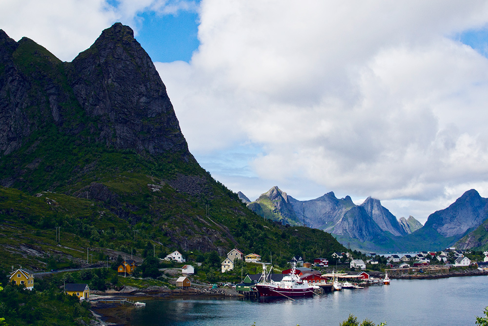Лофотенские острова — одно из самых популярных мест в Норвегии среди туристов