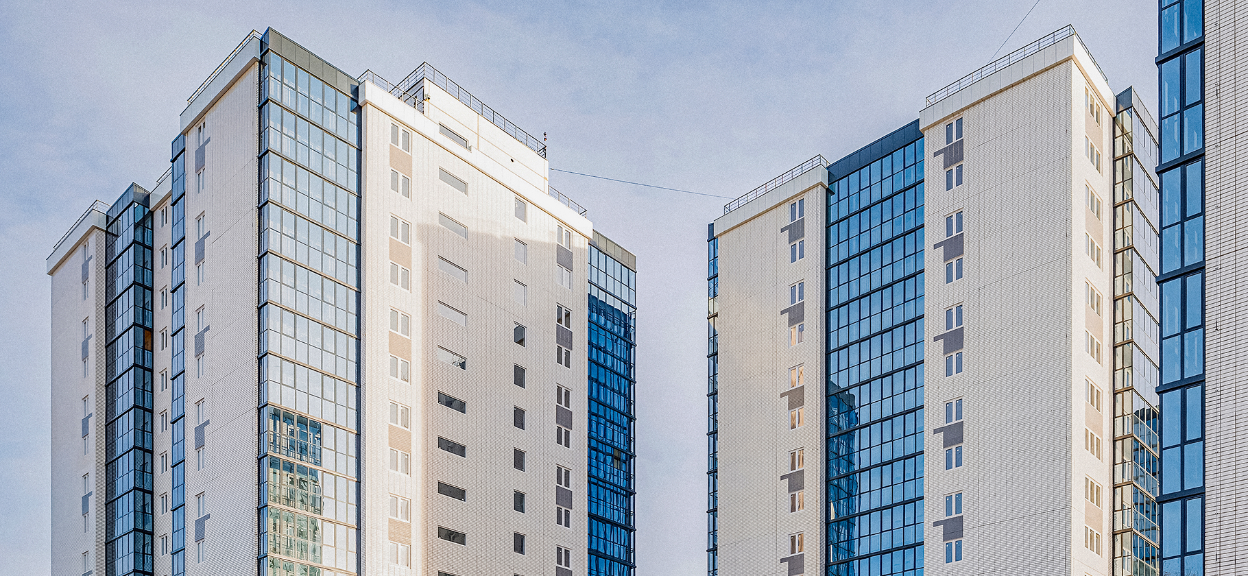 «Сайты с объявле­ни­ями не откры­вали»: как мы выбрали и купили квартиру в новостройке