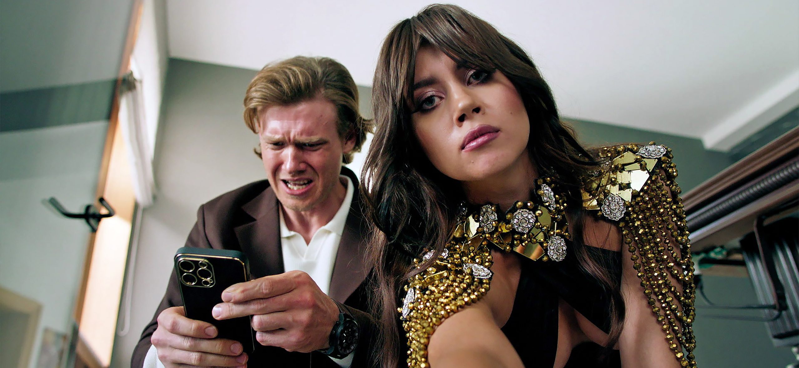 Шұлық киген келіннің порно видеосы