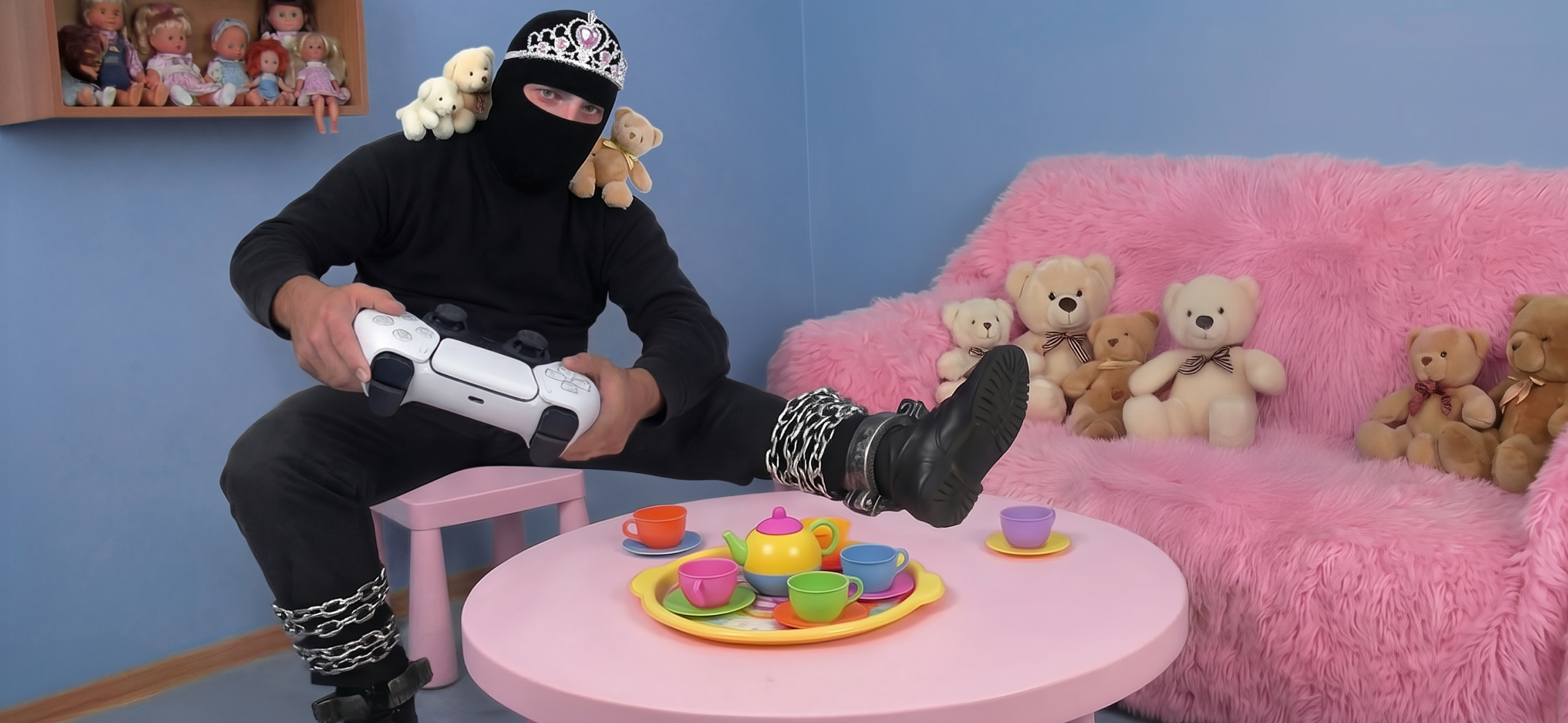 «Злой банк что-то списал, отдайте деньги»: как защи­тить детей от обмана в видеоиграх