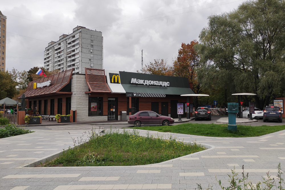 В Матвеевском есть отдельно стоящий «Макдональдс», иногда я езжу туда завтракать