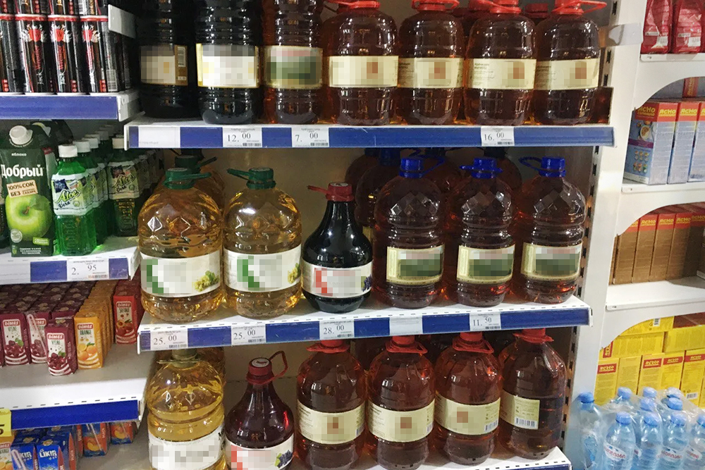 Ассортимент напитков в местном супермаркете