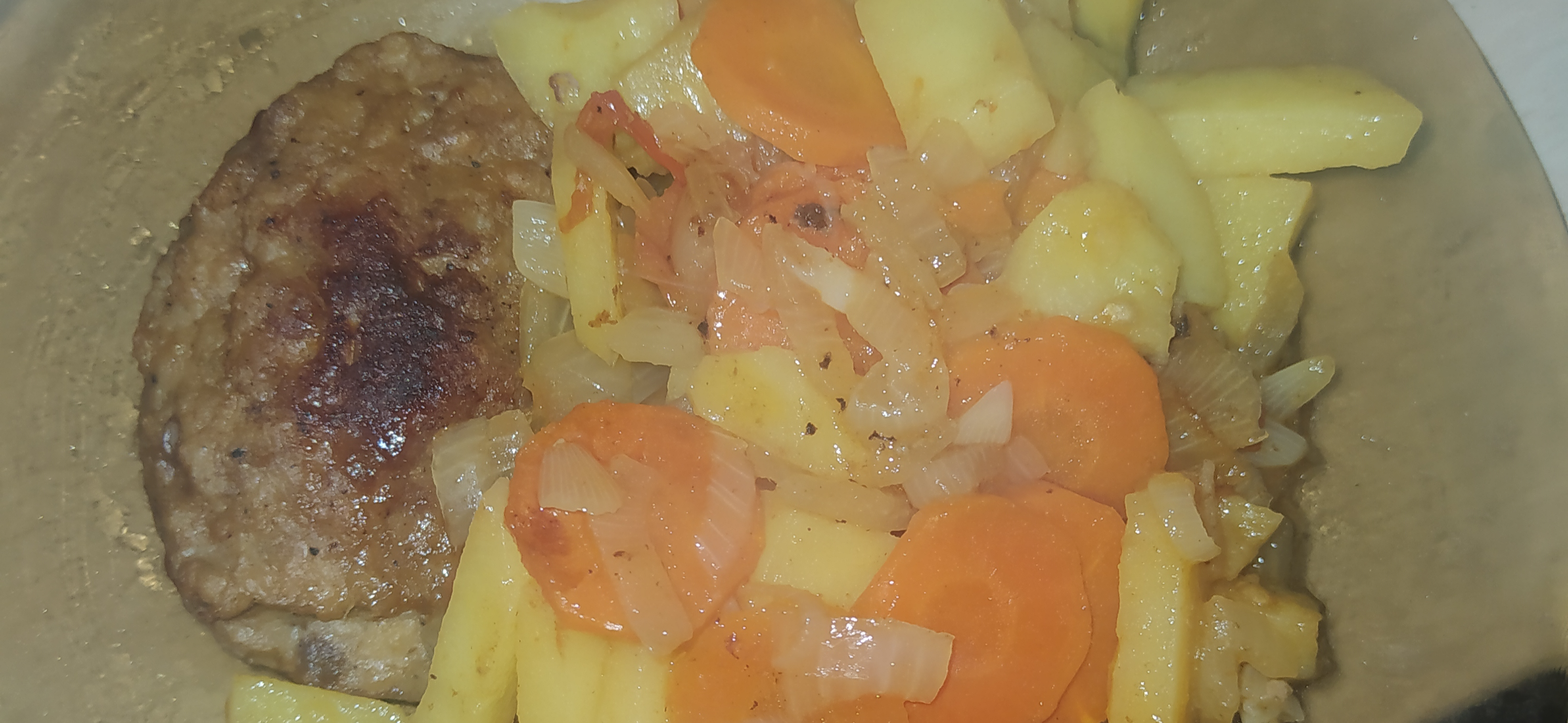 Я работаю охранником в Москве и зарабатываю 102 000 ₽ в месяц