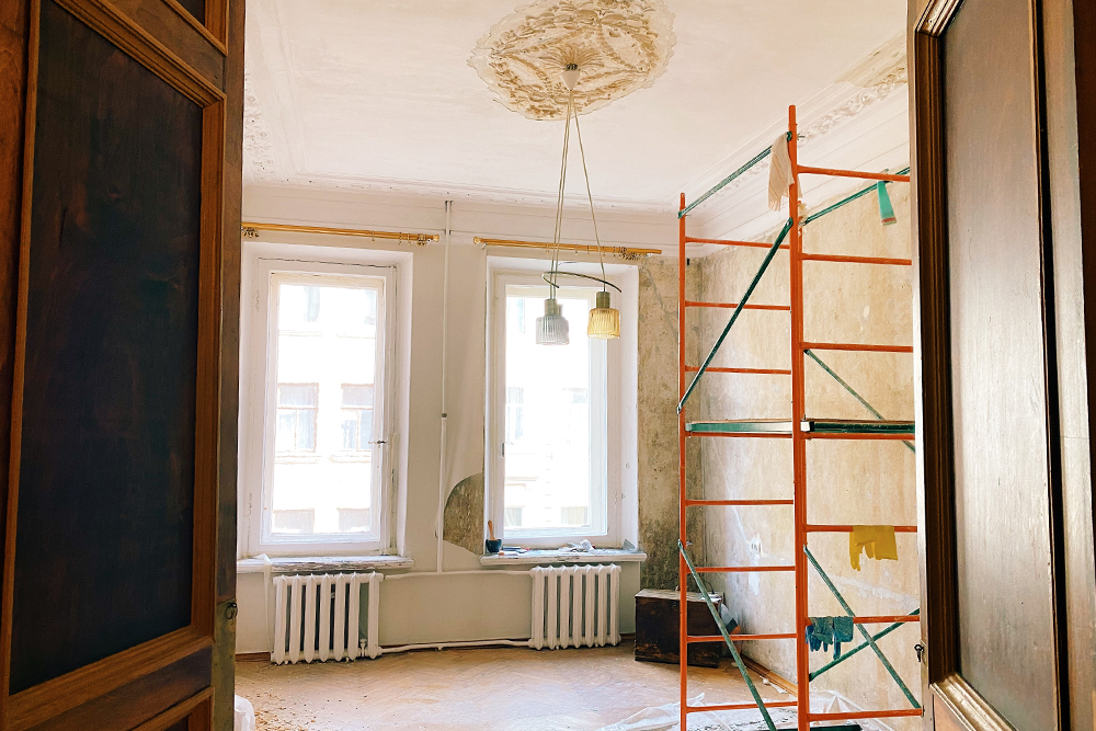 Процесс реставрации старинной квартиры — развлечение для сильных духом. Но я была к этому готова
