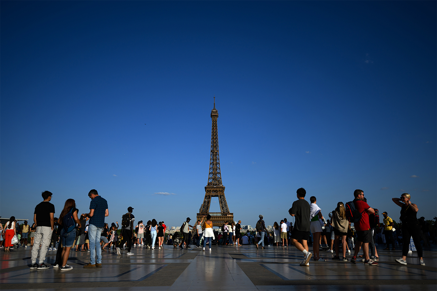 Площадь Трокадеро в Париже. Фотография: Matthias Hangst / Getty Images
