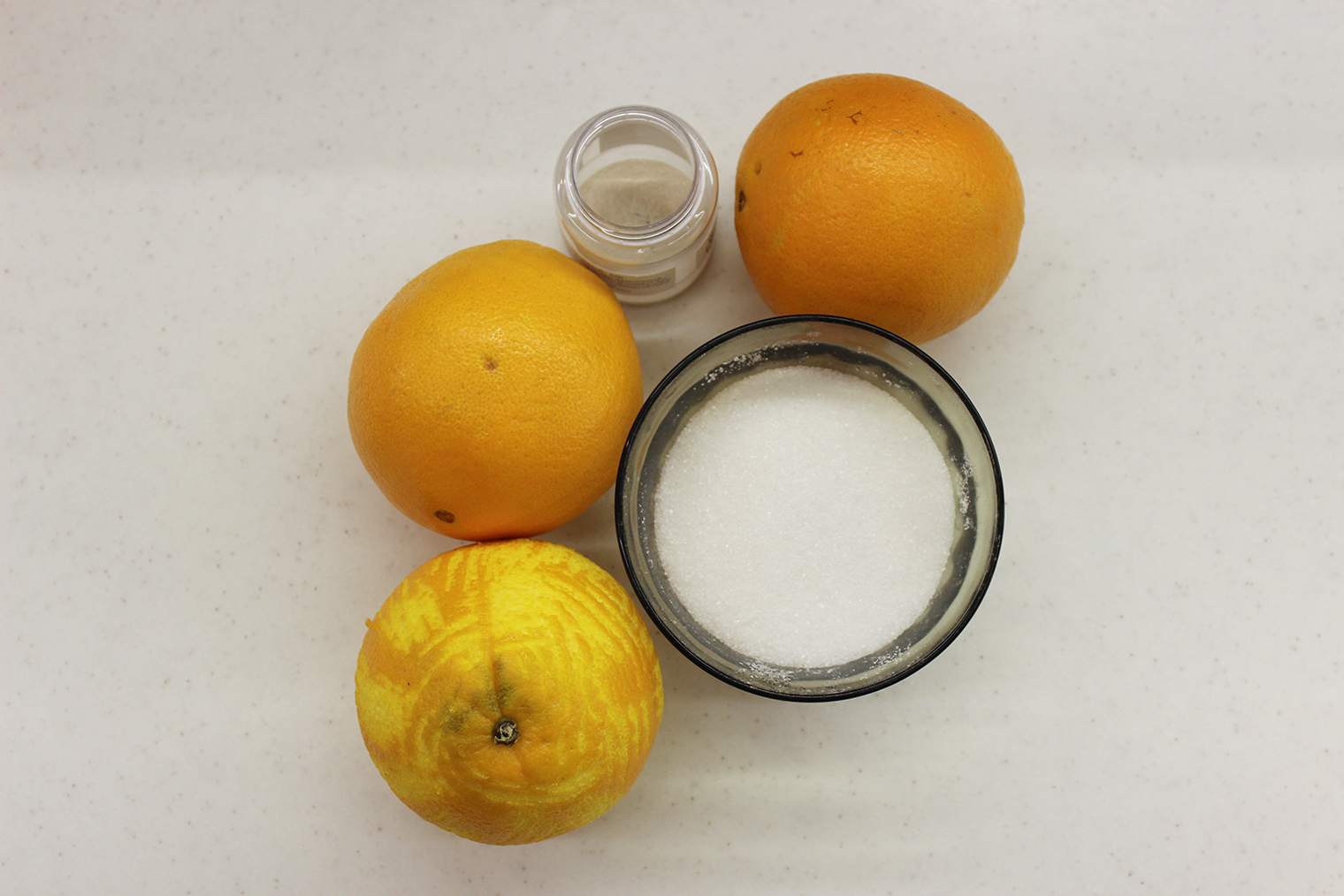 Ингредиенты для начинки: цедра с одного апельсина уже ушла в тесто