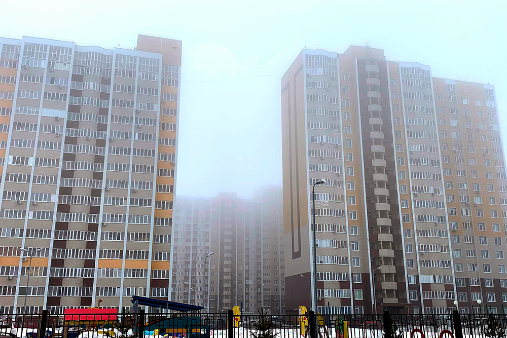 Жилой комплекс «Оренбуржье» расположен в Ленинском районе. Квартиру-студию в нем можно приобрести за 1,3⁠—⁠1,4 млн рублей. Полноценная однокомнатная квартира обойдется в пределах 2,3 млн
