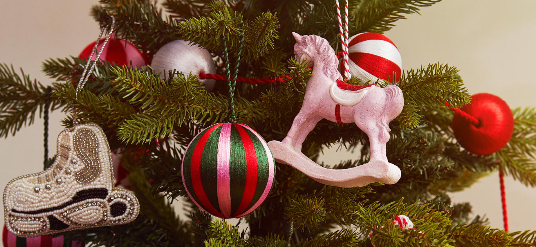 24 елочные игрушки, создающие новогод­нее настроение