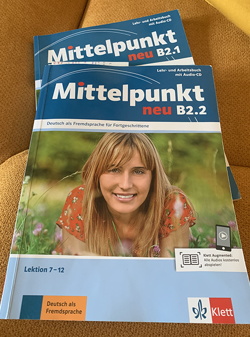 Еще один учебник из ABC, на уровень B2 — Mittelpunkt немецкого издания Klett, на «Озоне» такие стоят больше 3000 ₽