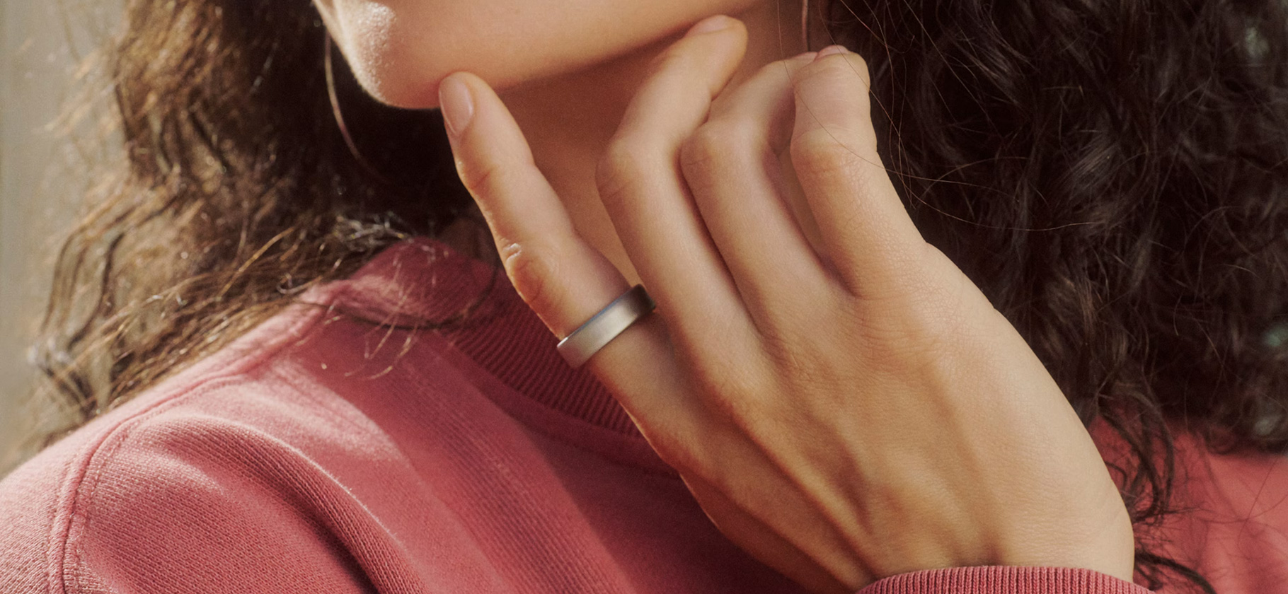 Oura показала умное кольцо Ring 5​ за 399 $ — оно на 40% меньше предшествен­ника