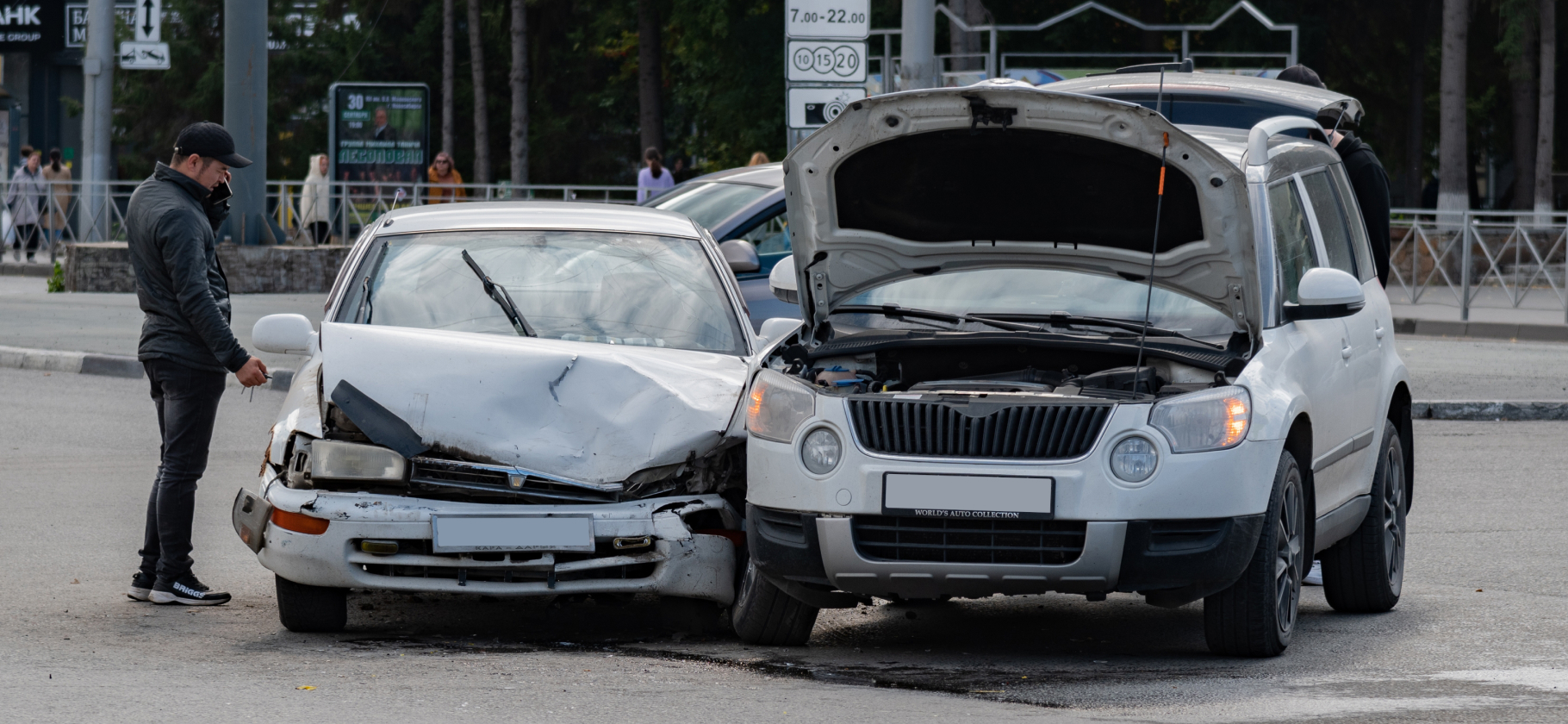 Куда звонить после автомобильной аварии