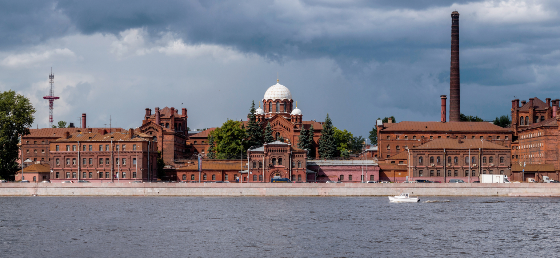 В Петербурге запустили экскурсии по тюрьме «Кресты». Вот еще 12 мест с криминаль­ным прошлым, где сегодня не страшно, а интересно