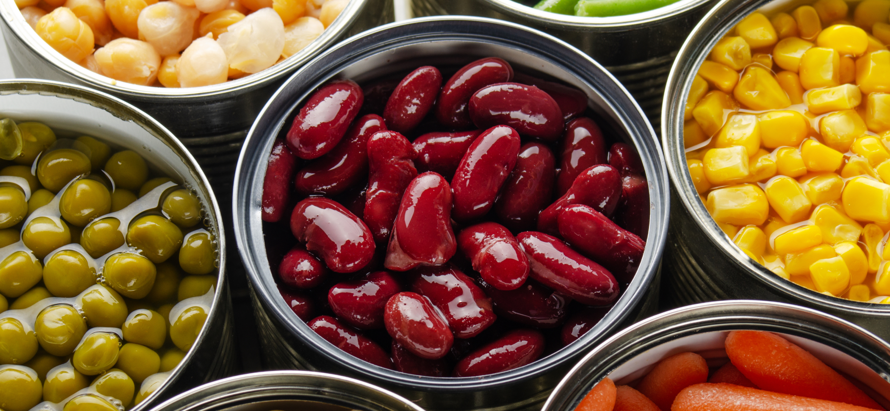 Нут, фасоль и томаты: 15 консер­вов, чтобы разно­образить домашние блюда