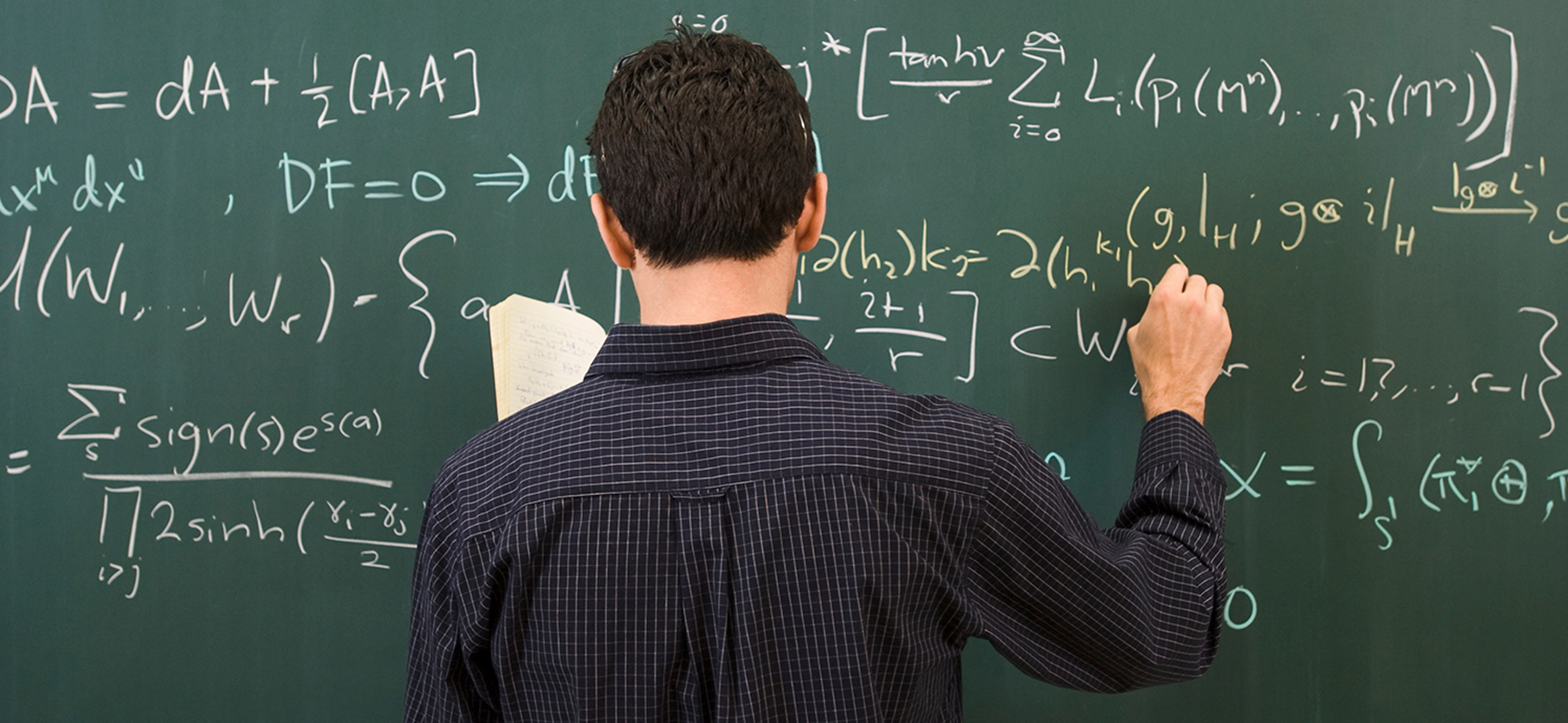 Т⁠-⁠Банк расширил стипендиаль­ную программу — моло­дым ученым будут платить 30 000 ₽ в месяц