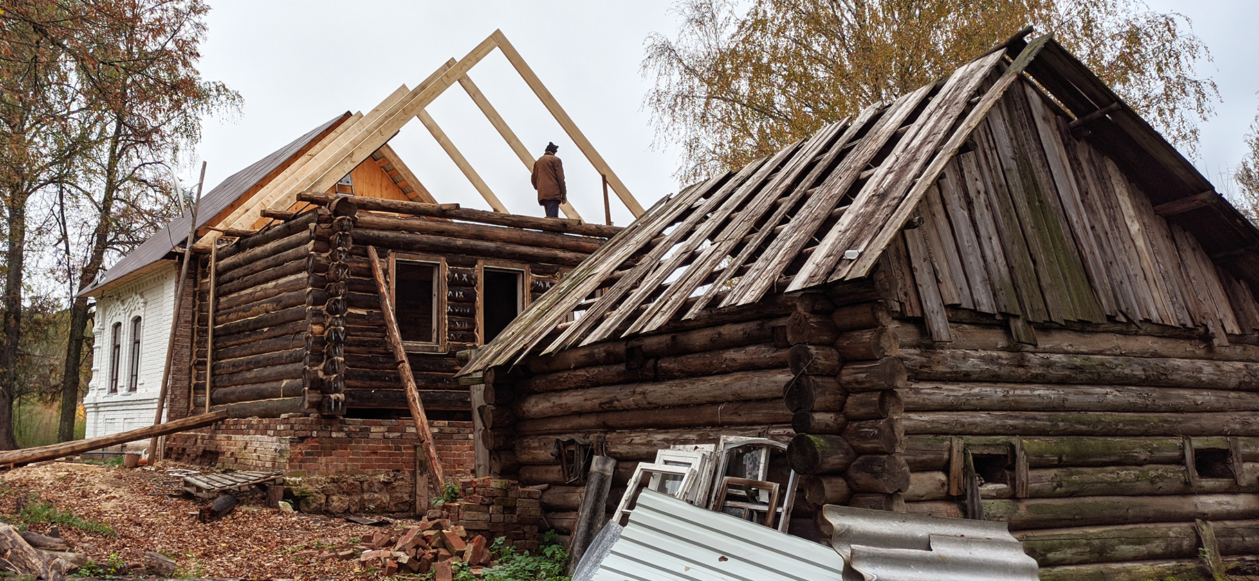 Я восстановил дом прадеда на Вятке и живу там наедине с природой