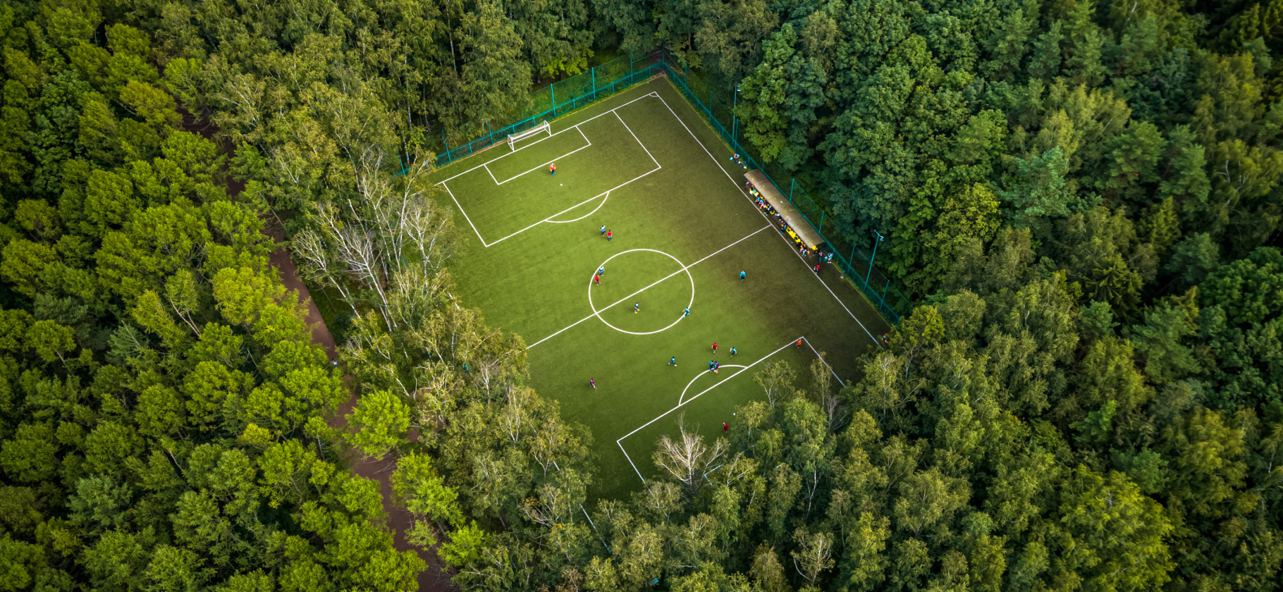 8 полей и манежей для игры в футбол в Москве