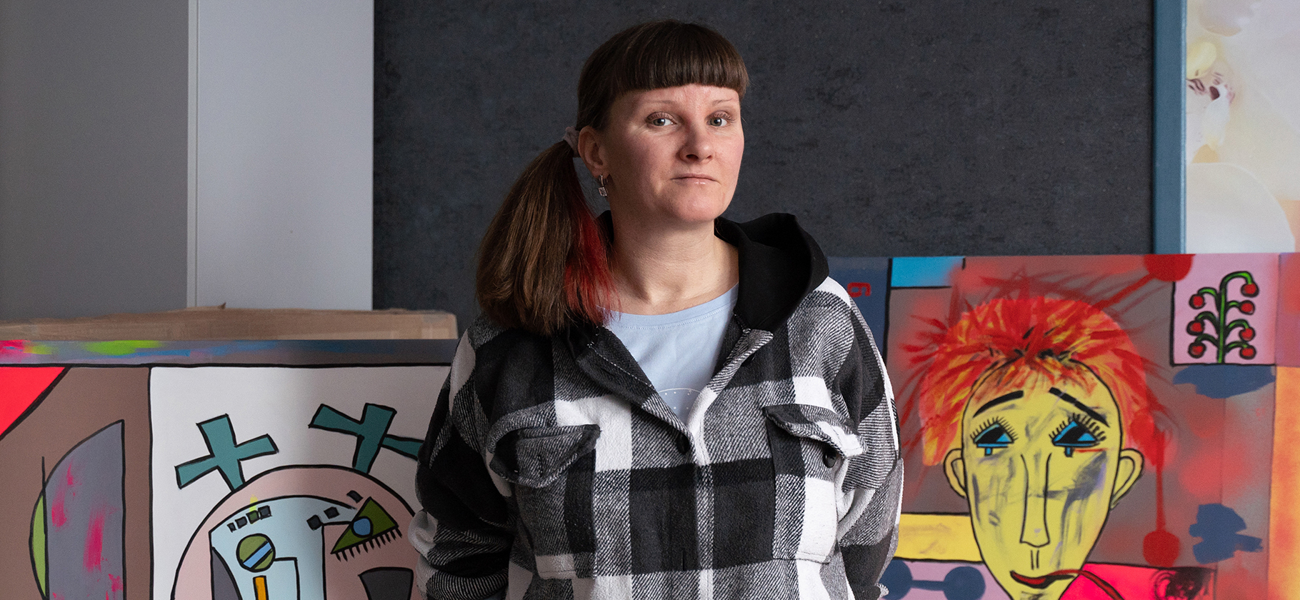 «Нас убеждали: мы никто». Я выросла в детдоме и стала художни­цей — теперь выстав­ляюсь в гале­реях