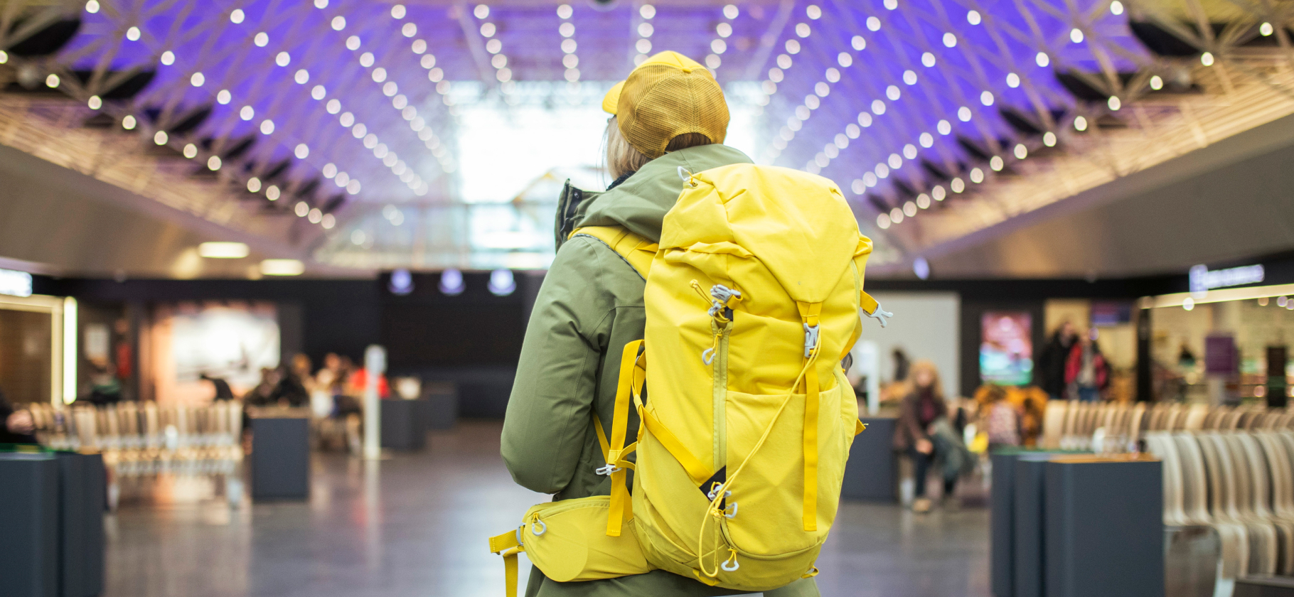 «Проходит в калибраторы любых авиакомпаний»: 20 лучших сумок и рюкзаков для ручной клади