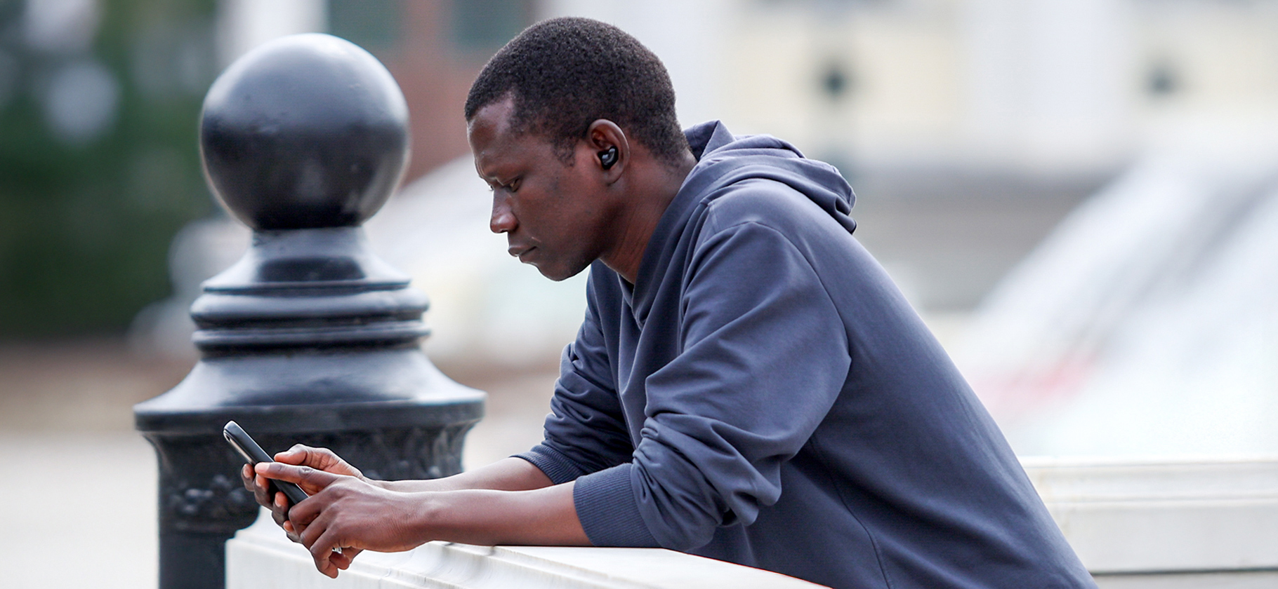 В России начали блокировать интер­нет на иностранных симках в течение суток после въезда: с чем это связано