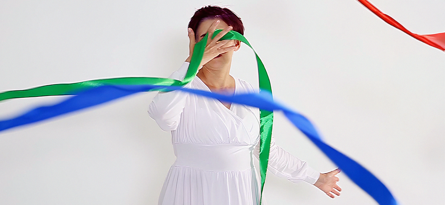 «Считала, что смерть была бы​ лучше»: я потеряла слух в дет­стве и оконча­тельно ослепла в 44 года