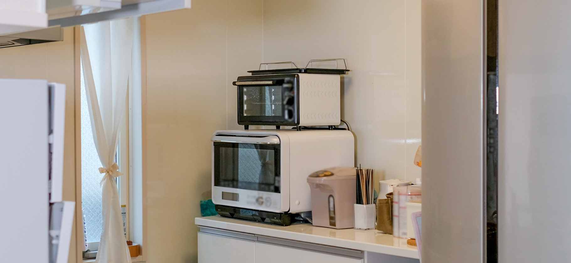 «У меня крошечная кухонька»: 5 мест, где можно разместить микроволновку