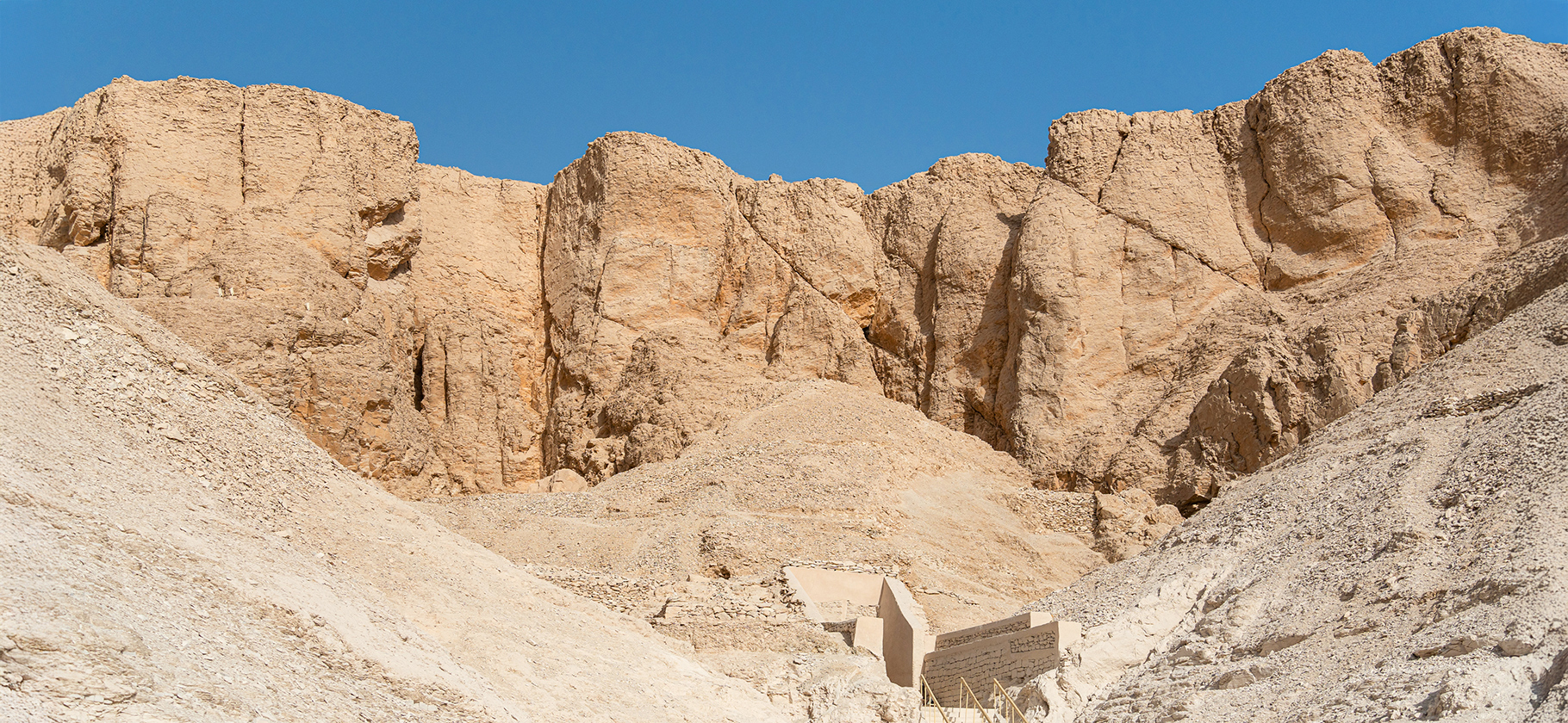 Гробницу фараона Аменхотепа Третьего открыли для посети­телей в Египте после 20 лет реставрации