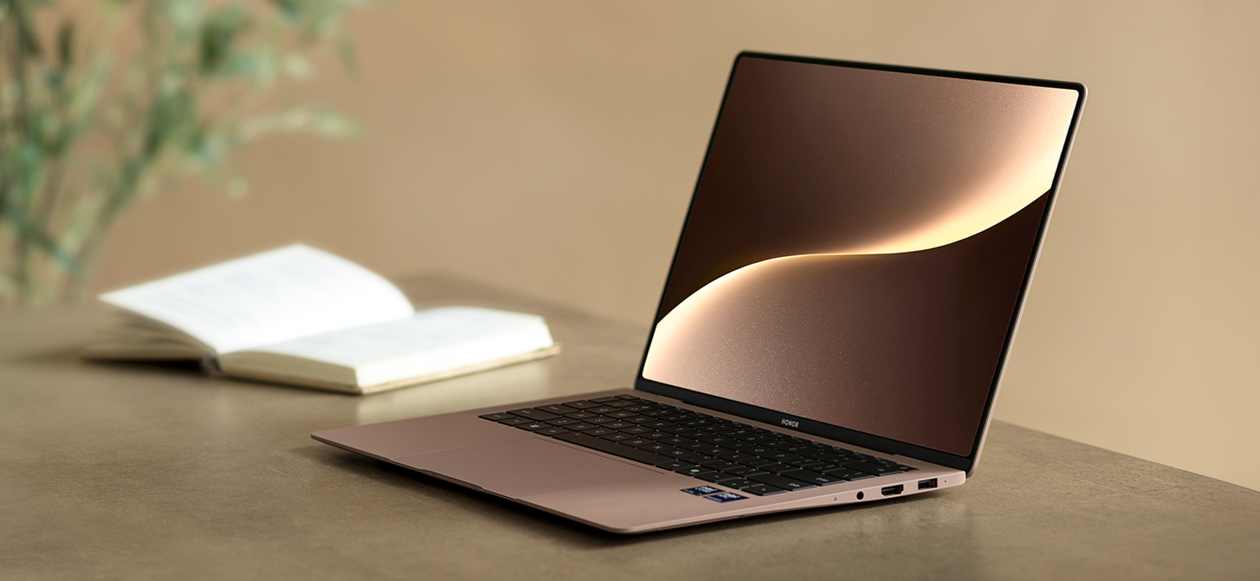 В РФ начались про­дажи ультратонкого ноутбука Honor MagicBook Art 14 ​с Intel Core Ultra 7 — за 179 990 ₽