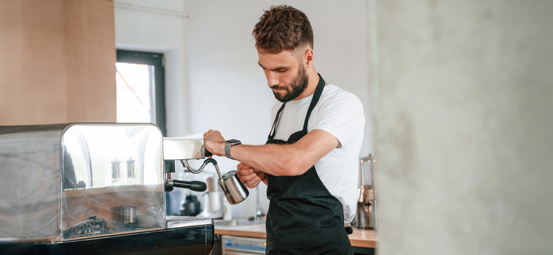 Кем работать без ква­ли­фи­ка­ции: 21 вари­ант