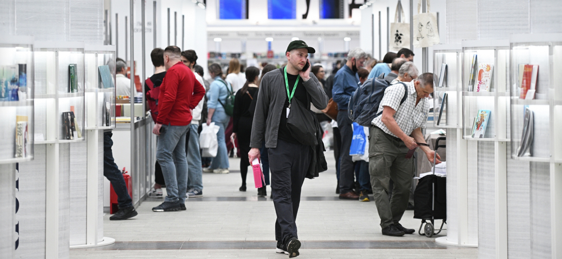 Книжные новинки, встречи с авторами и лекции: с 4 по 7 декабря в Москве пройдет ярмарка Non/fiction