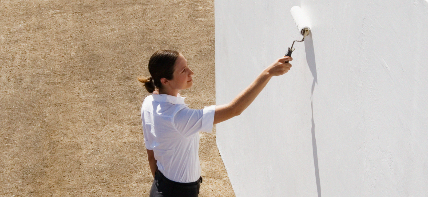 Из офиса в маляры: на сколько вырос спрос на рабочие профессии у россиян