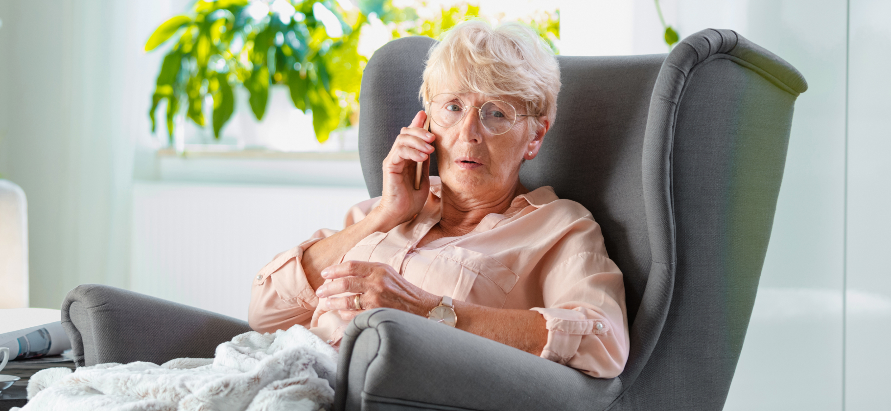 «У вас одни пенсионеры живут? Я по поводу льгот звоню»: 9 схем развода пожилых людей
