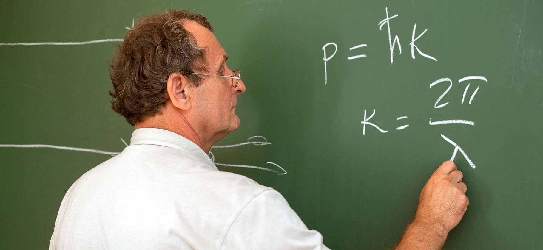 С 1 октября зарплаты федеральных бюд­жетников повысили на 7,6%