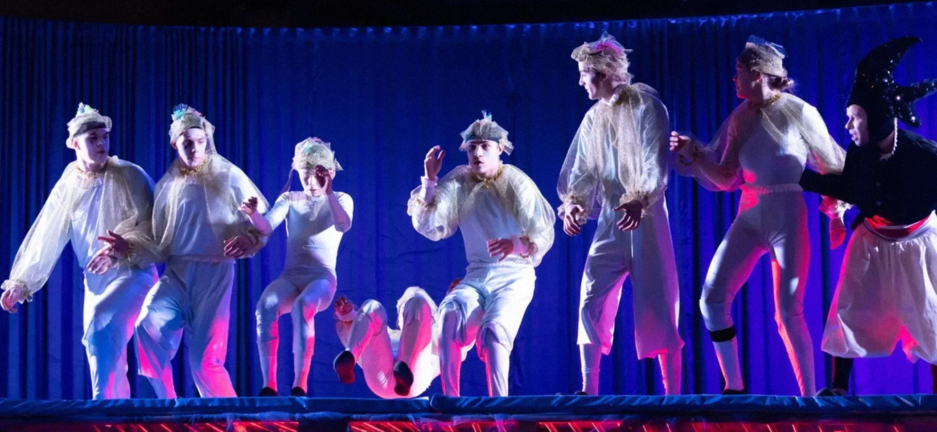 Бесплатные мастер-классы и цирковые номера: в Петербург­е пройдет фестиваль «Рожде­ство у моря»