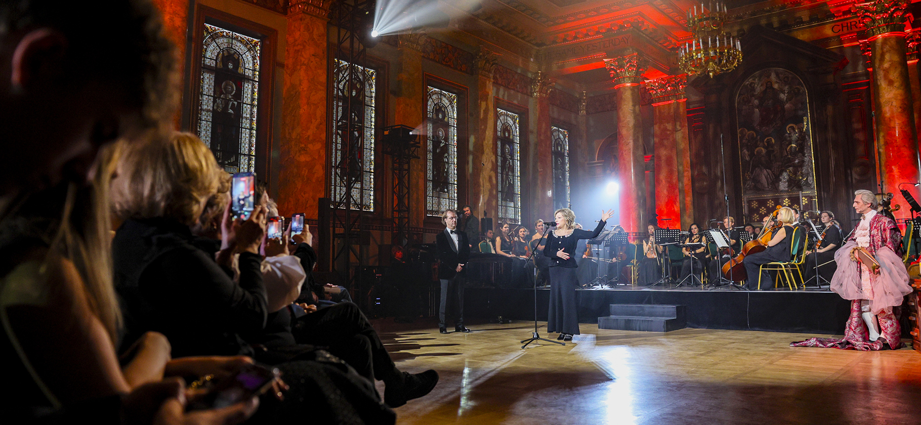 В Петербурге открыли новую сцену Музыкаль­ного театра имени Шаля­пина в здании быв­шей англикан­ской церкви