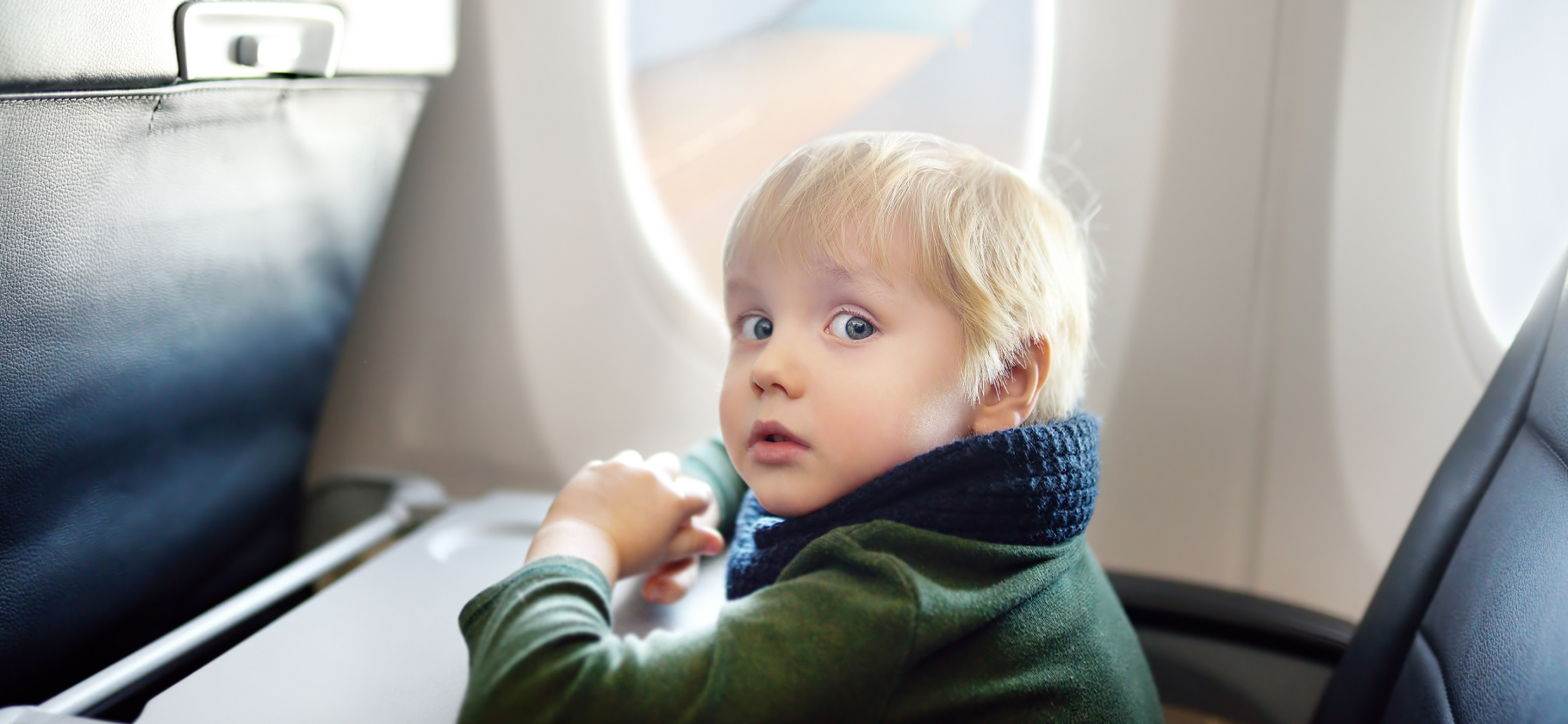 Бэбиситтинг по очереди и истерика в самолете: 9 историй о путешествиях с детьми