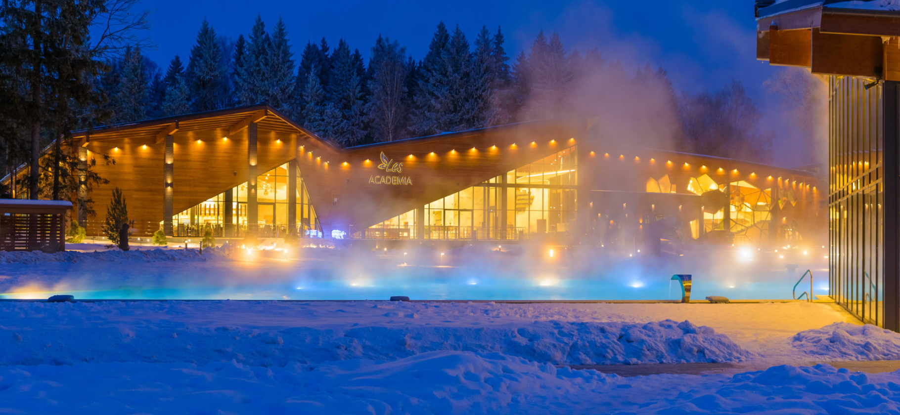 Где купаться зимой: 7 отелей с горячими бассейнами в Подмосковье