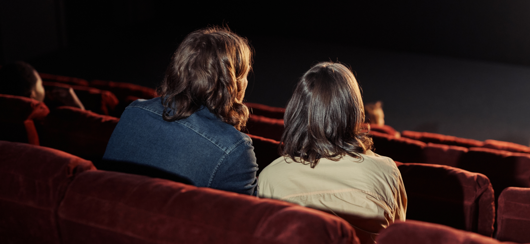 «Бежала из зала, не оглядываясь»: 4 причины не устраивать свидания в кино
