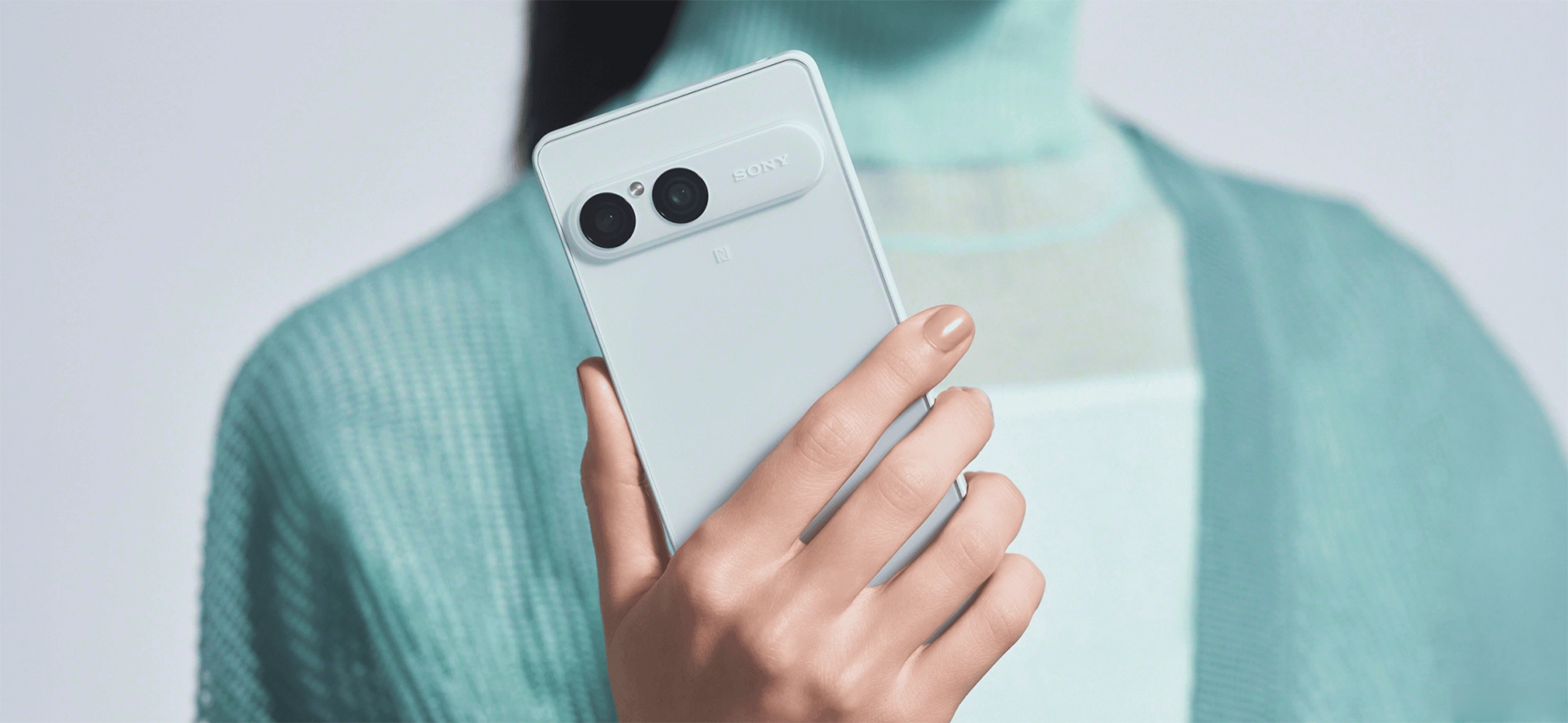 Sony анонсировала Xperia 10 VIII — компакт­ный средне­бюджет­ник с разъе­мом для наушни­ков на 3,5 мм