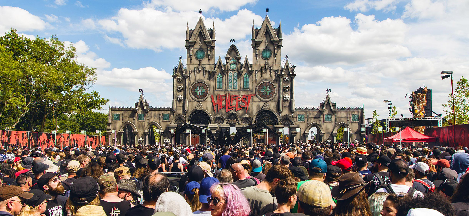 Сколько стоит съездить на метал-фестиваль в Европу
