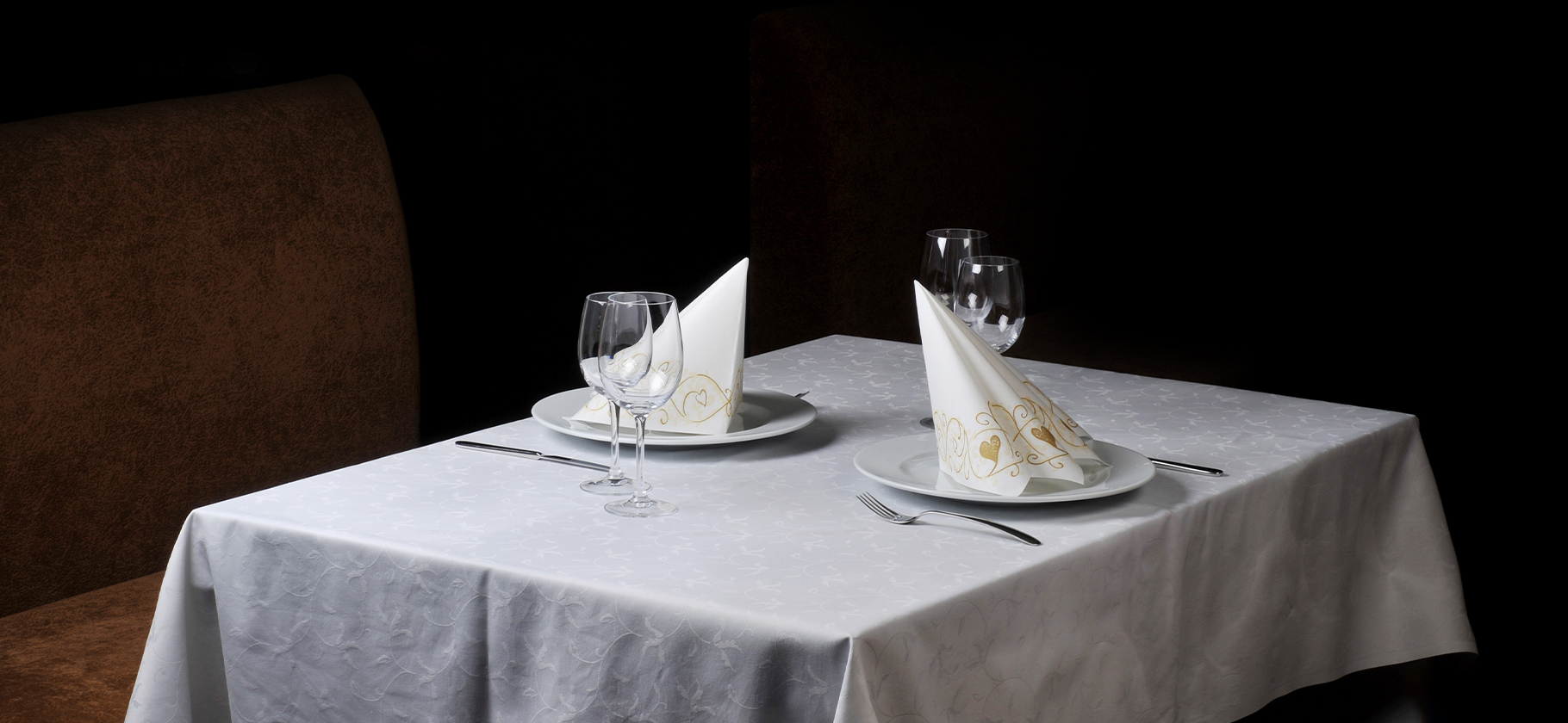 Развод: платное бронирование столика в ресторане
